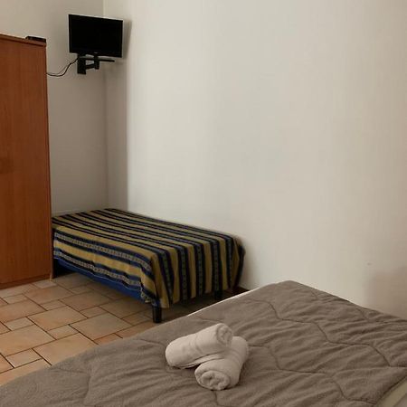 Hotel Lory Ficarolo Eksteriør billede